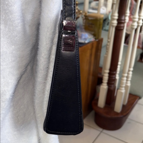 Gogo vegan Leather satchel shoulder bag black gunmetal hardware retro 3 Comp - Picture 4 of 17